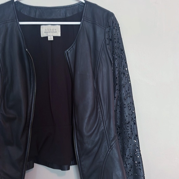 HINGE Seattle Black 💯 Leather Moto Jacket Cut Out Sleeve Women size Medium - Picture 3 of 8